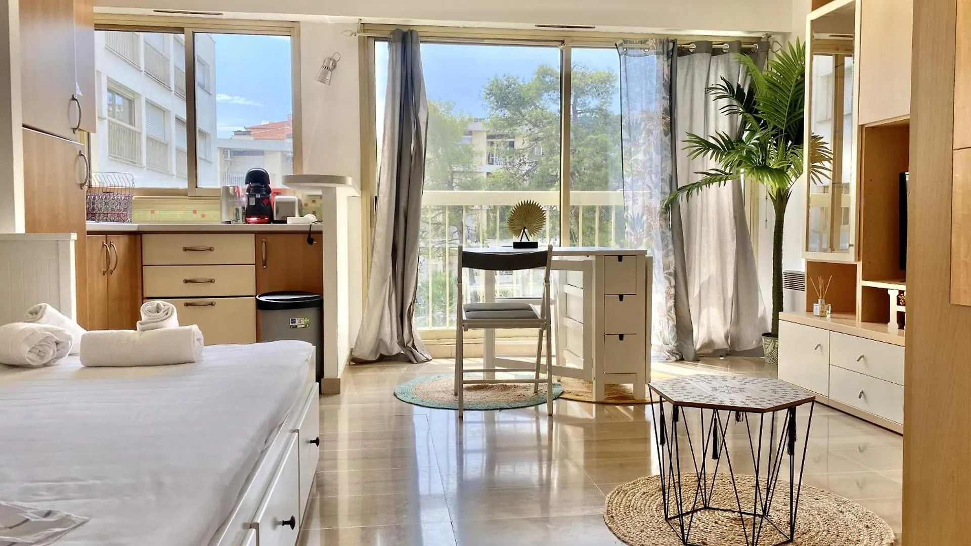 Le Studio De Garavan, Au Calme Menton
